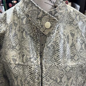 Snake jacket